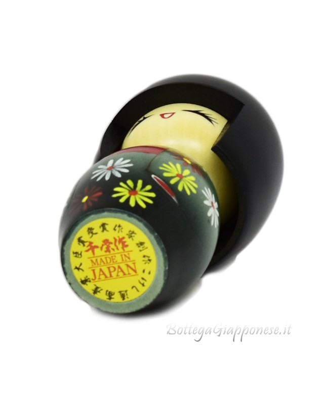 Kokeshi bambola Hanafubuki pioggia di fiori